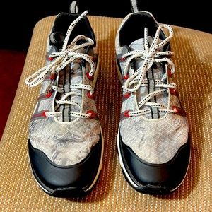 Mens Huk outrigger shoes